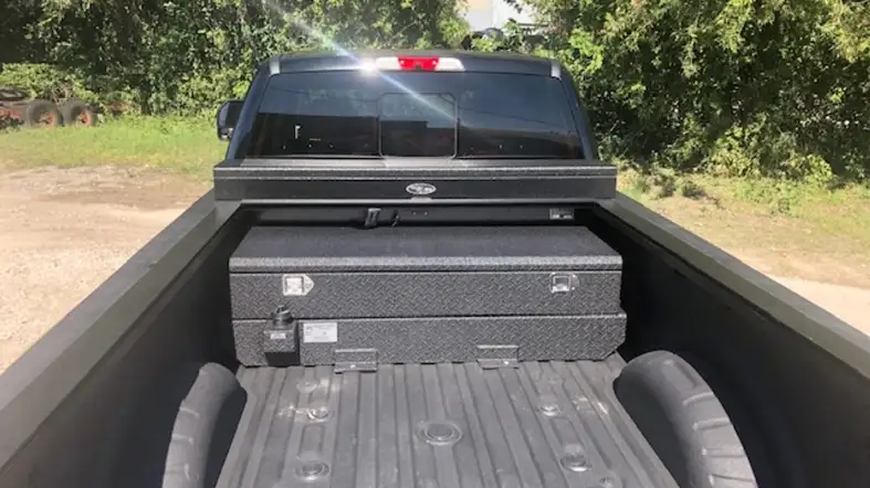 Benefits of Installing a Tonneau Cover with a Fuel Tank