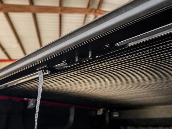 Pace Edwards Switchblade Metal Manual Retractable Tonneau Cover Review 1 Aluminum Construction