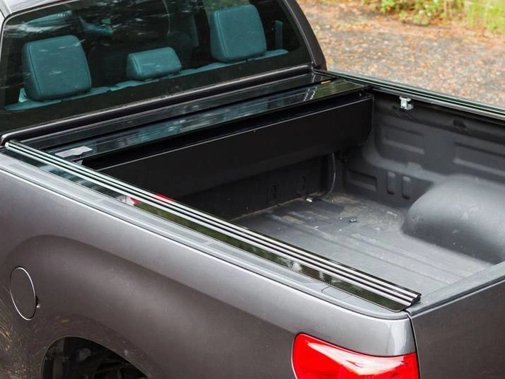 GatorTrax Manual Retractable Tonneau Cover Review 6 Canister