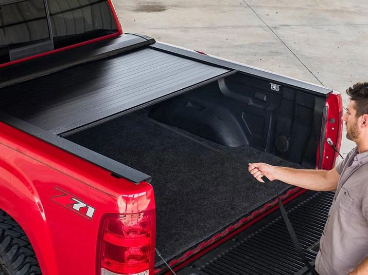 Pace Edwards Switchblade Metal Manual Retractable Tonneau Cover Review 2 Convenient Pull Strap