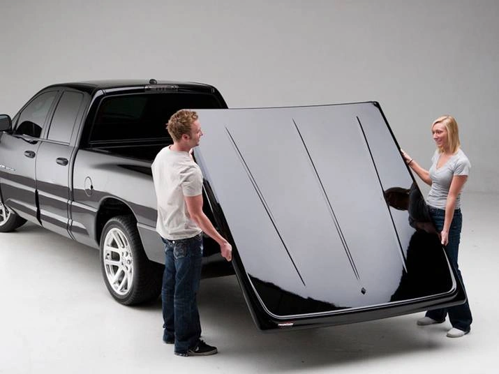RealTruck UnderCover LUX One Piece Tonneau Cover Review 4 Easily Removable