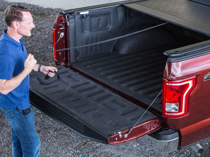 Pace Edwards UltraGroove Manual Retractable Tonneau Cover Review 4 Easy Operation