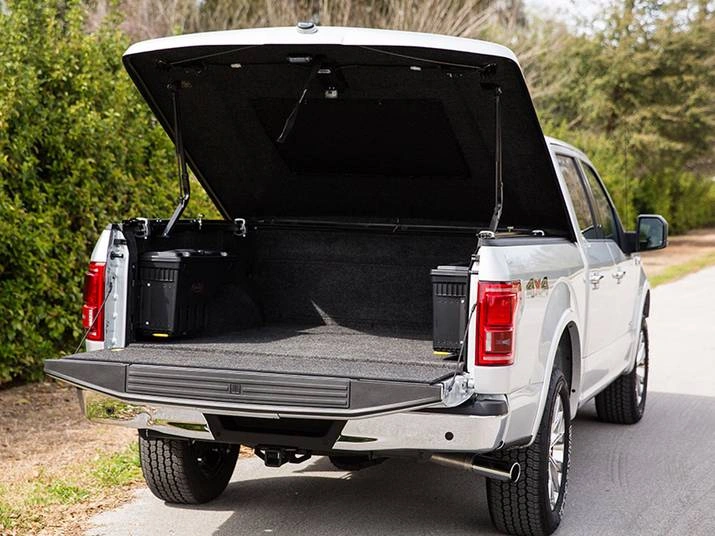 Patriot Eagle SE One Piece Tonneau Cover Review 3 HEADLINER FEATURES