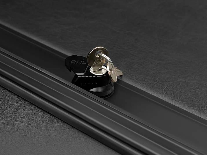 RealTruck Roll-N-Lock M-Series Manual Retractable Tonneau Cover Review 4 Locks With Tailgate