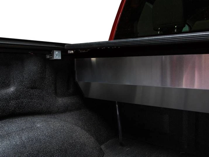 Gator Recoil Manual Retractable Tonneau Cover Review 2 PROTECTIVE CANISTER