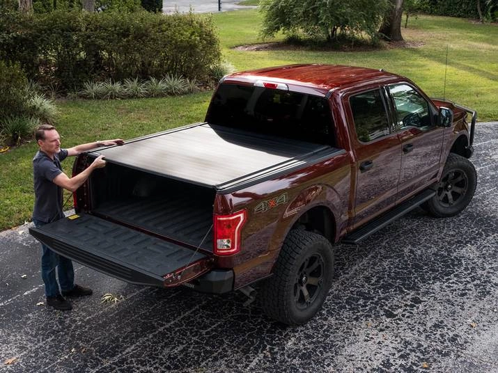 Gator Recoil Manual Retractable Tonneau Cover Review 5 QUICK RELEASE HANDLE