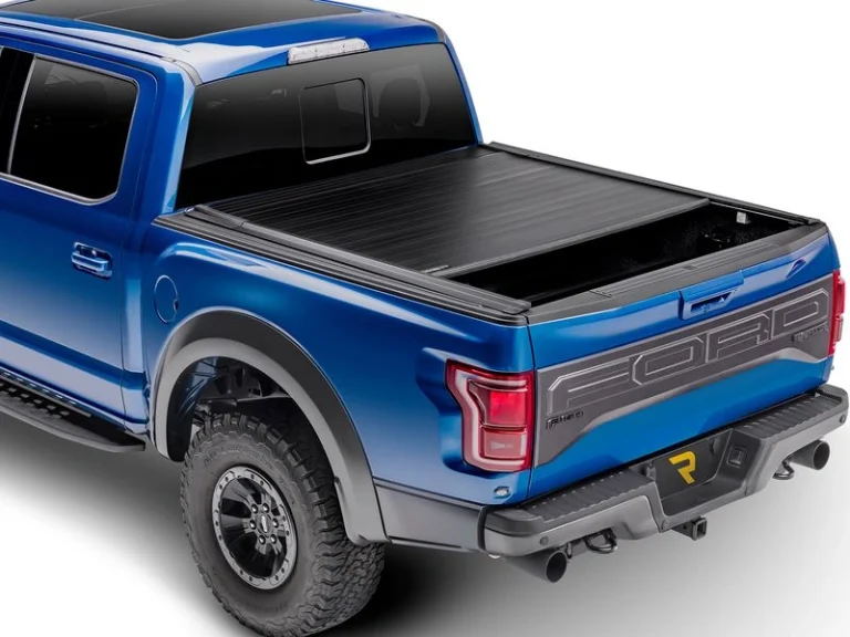 RealTruck Retrax IX Manual Retractable Tonneau Cover