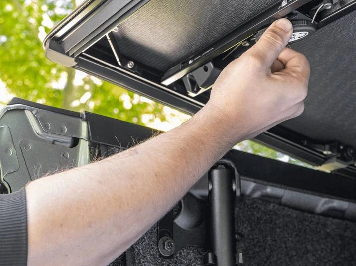 RealTruck Extang Trifecta ALX Soft Folding Tonneau Cover Review 1 Rotary Latch