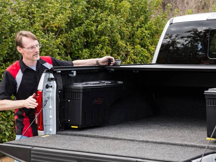 GatorTrax MX Manual Retractable Tonneau Cover Review 2 Sealed Ball Bearing Operation