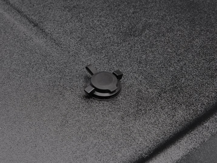 RealTruck UnderCover SE One Piece Tonneau Cover Review 3 Single Point Lock