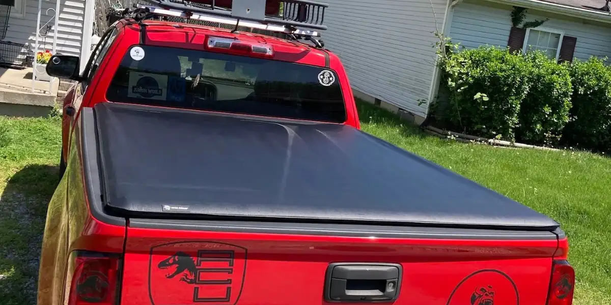 tonneau cover keeps popping open