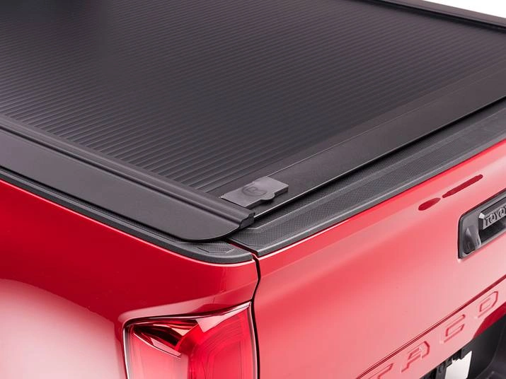 RealTruck RetraxONE MX Manual Retractable Tonneau Cover Review 3 Toughness