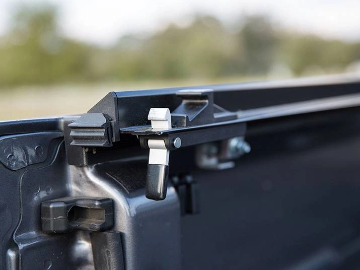 Gator SRX Soft Roll-Up Tonneau Cover Review 2 Trigger Latch